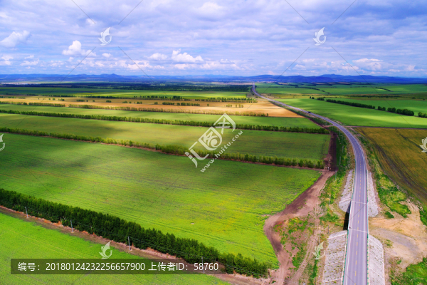 穿越農(nóng)田的公路