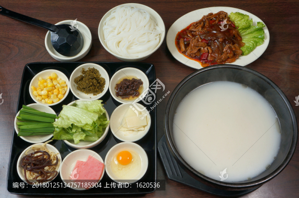鹵肉過橋米線