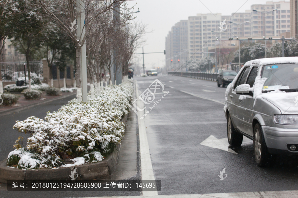道路上雪