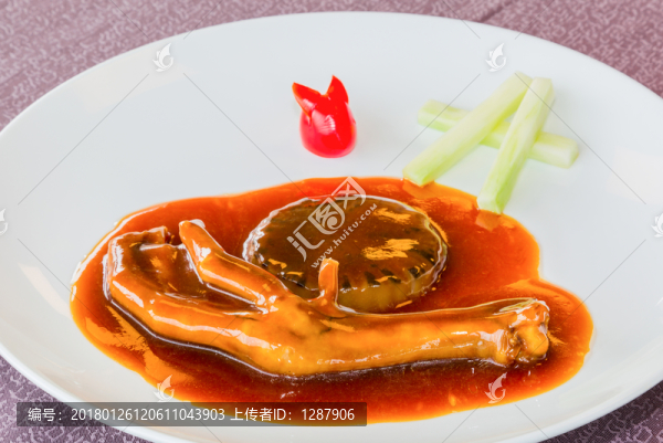鮑汁花菇扣鵝掌