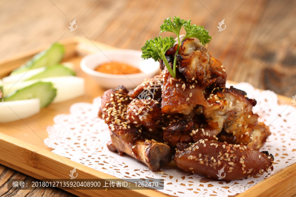 特色烤豬蹄