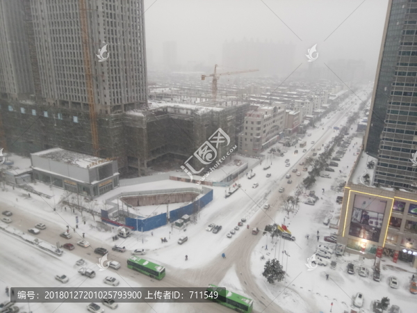 城市雪景