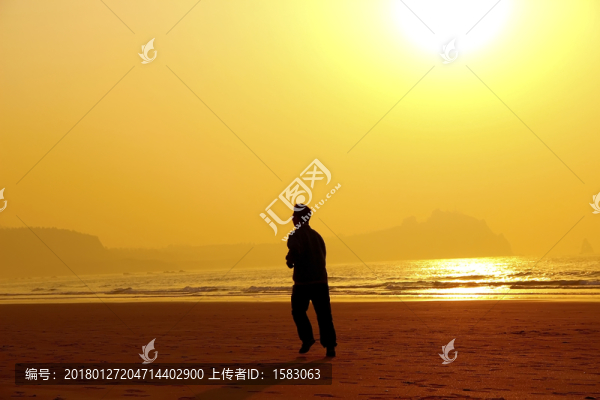 海上日出,沙灘晨練