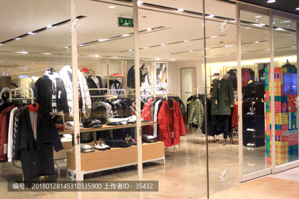 服裝店內(nèi)景