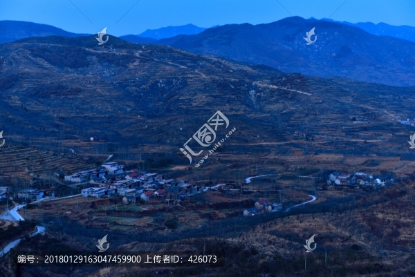 小山村