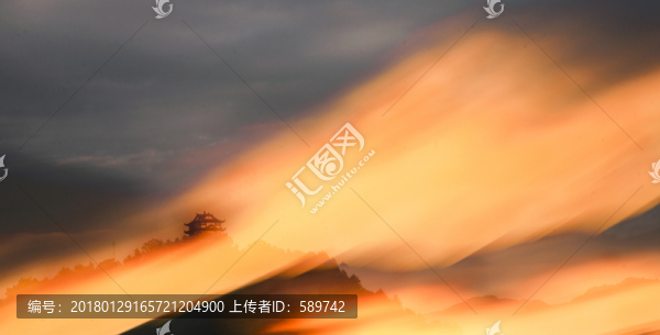 夕陽下閣樓