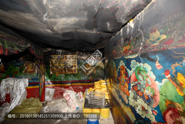 上絨布寺修行洞