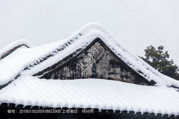 白雪屋面