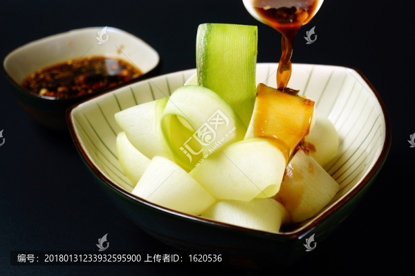 涼拌黃瓜皮