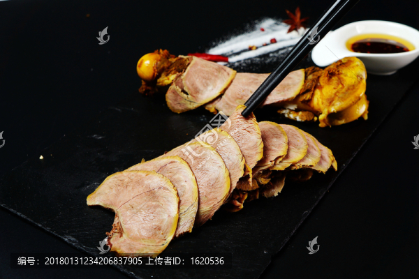 煙熏牛骨肉