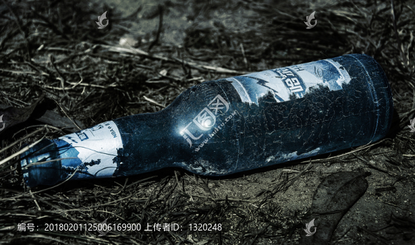 單色啤酒瓶