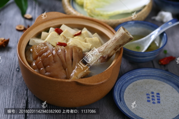 骨湯肘子