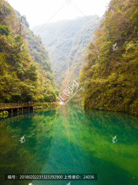 張家界大峽谷,神泉湖風(fēng)光