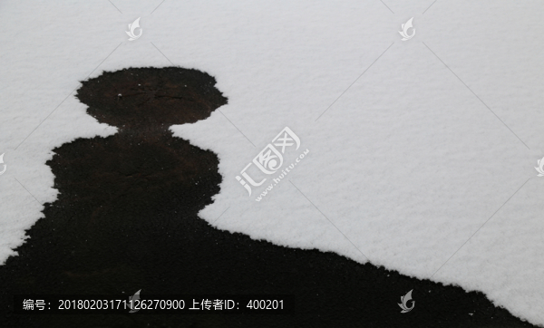 水面冰雪圖案