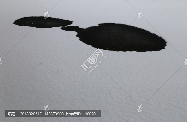 水面冰雪圖案