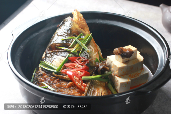 魚(yú)頭豆腐煲