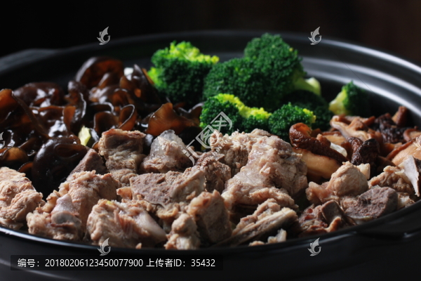 仔排菌菇砂鍋