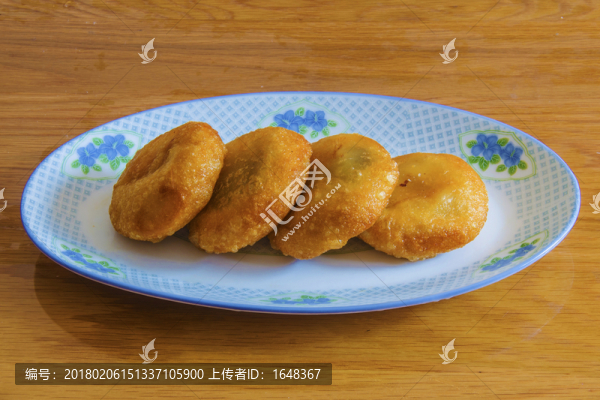 四個(gè)油炸糕