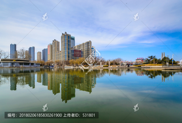 建筑倒影