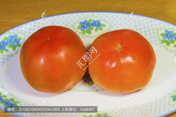 兩個西紅柿