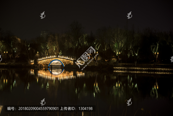 大明湖夜景