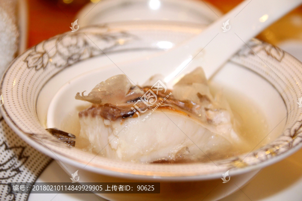特寫清燉活魚