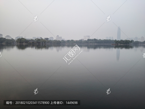 清晨的大明湖