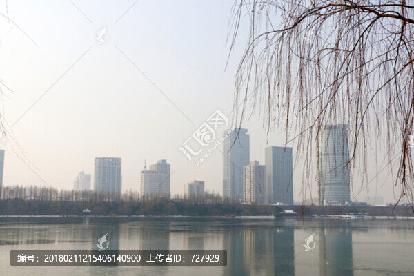 建筑倒影