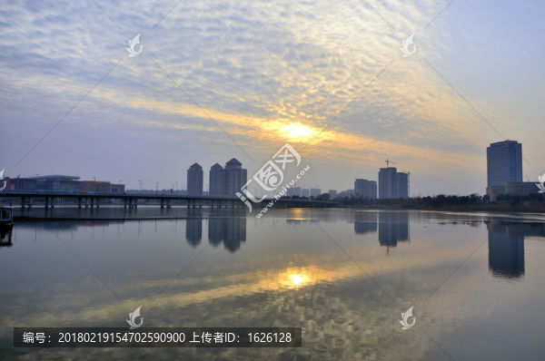 揚(yáng)州明月湖日落