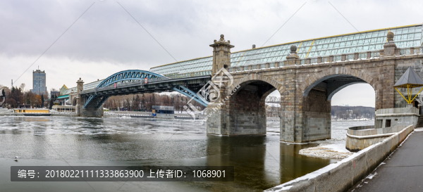 莫斯科河人行大橋