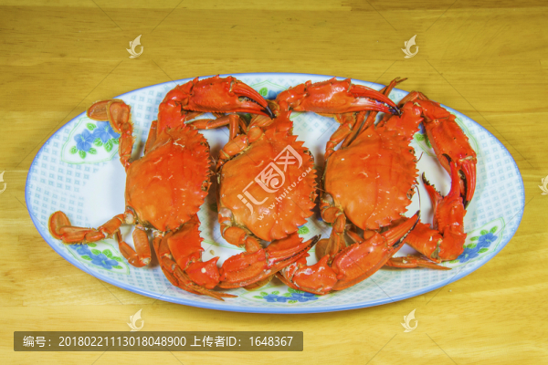 三只熟螃蟹