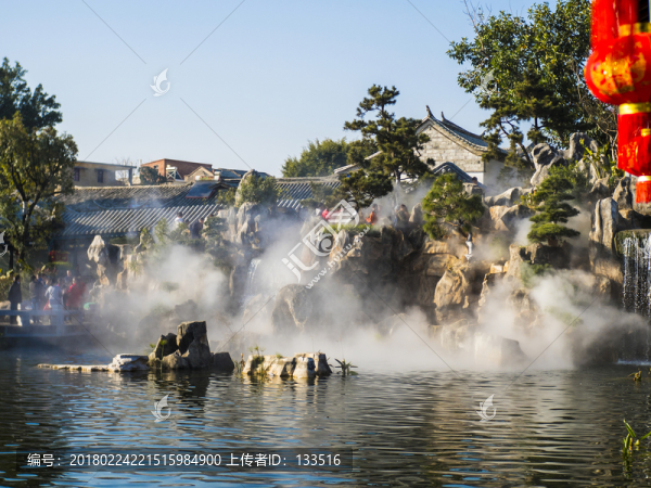 假山流水霧景