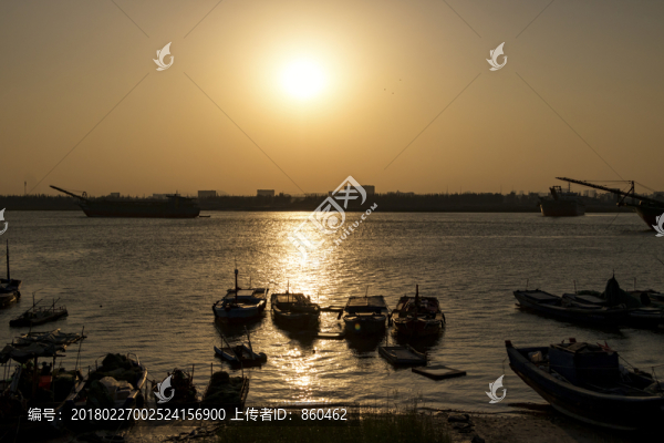 海邊漁船,小漁船
