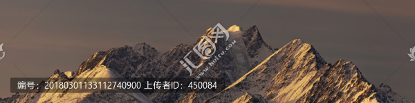 雪山曙色