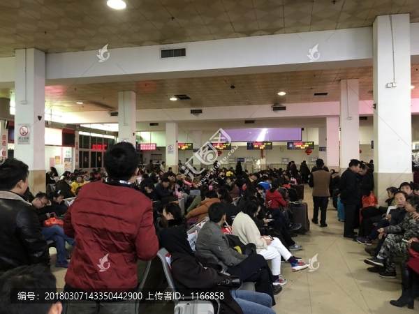 鷹潭火車站春運(yùn)候車廳