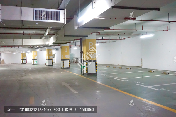 地下車庫通道