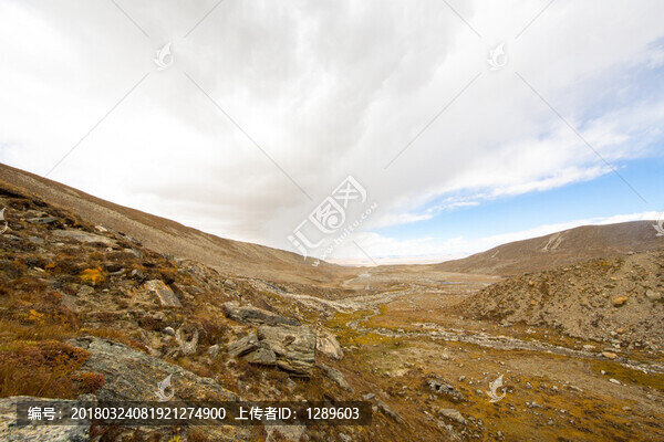 高原山谷