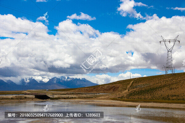 雪山和湖泊