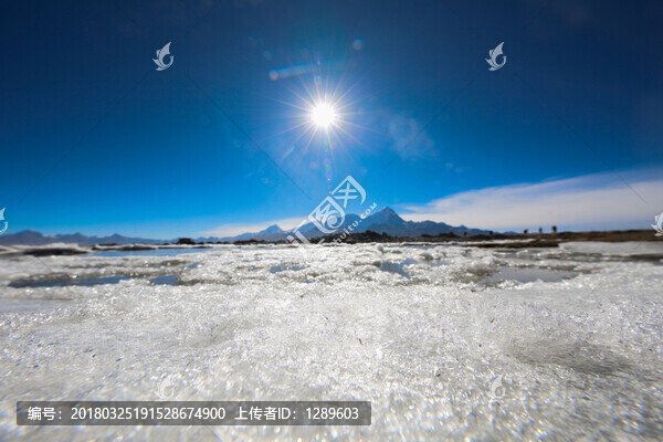 湖面的冰雪