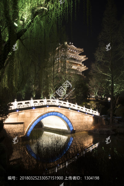 大明湖夜景