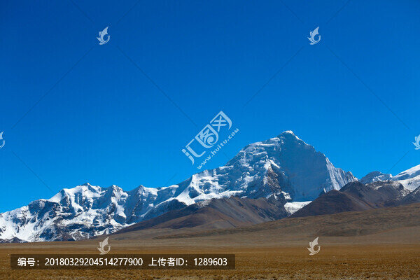 連綿的雪山