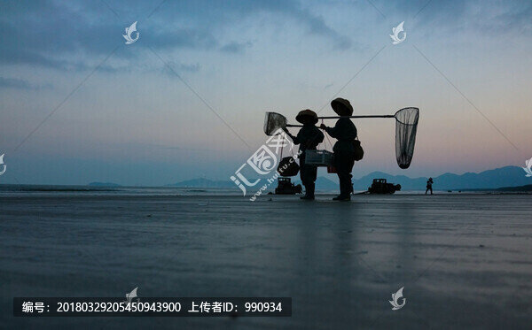 海邊晨曦,漁民剪影