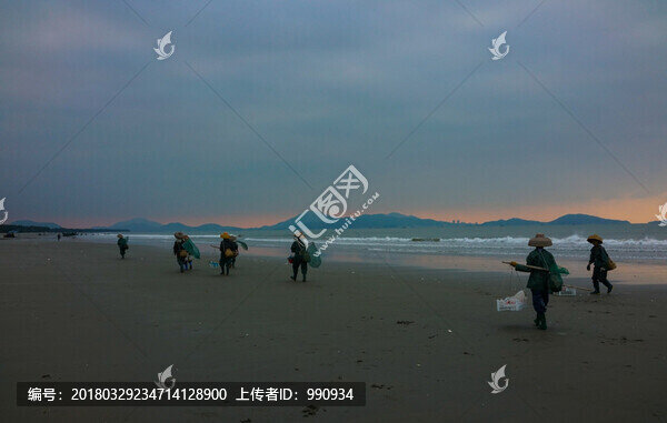 漁民出海,海邊晨曦