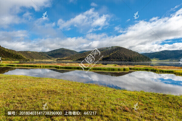 云南香格里拉屬都湖