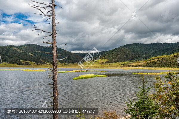 云南香格里拉屬都湖