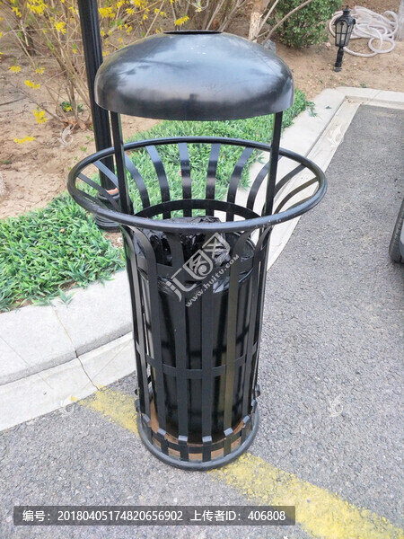 垃圾桶