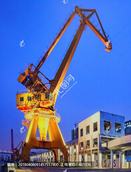 碼頭大吊車特寫