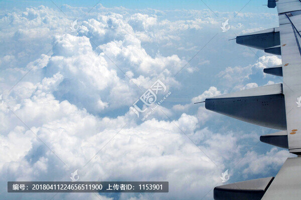 飛機(jī)下的云海
