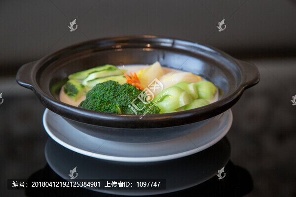 豆湯蔬菜煲