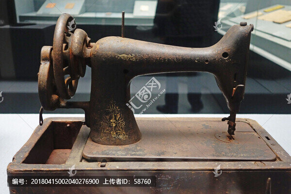 勝家牌縫紉機(jī)及加油盒,民國